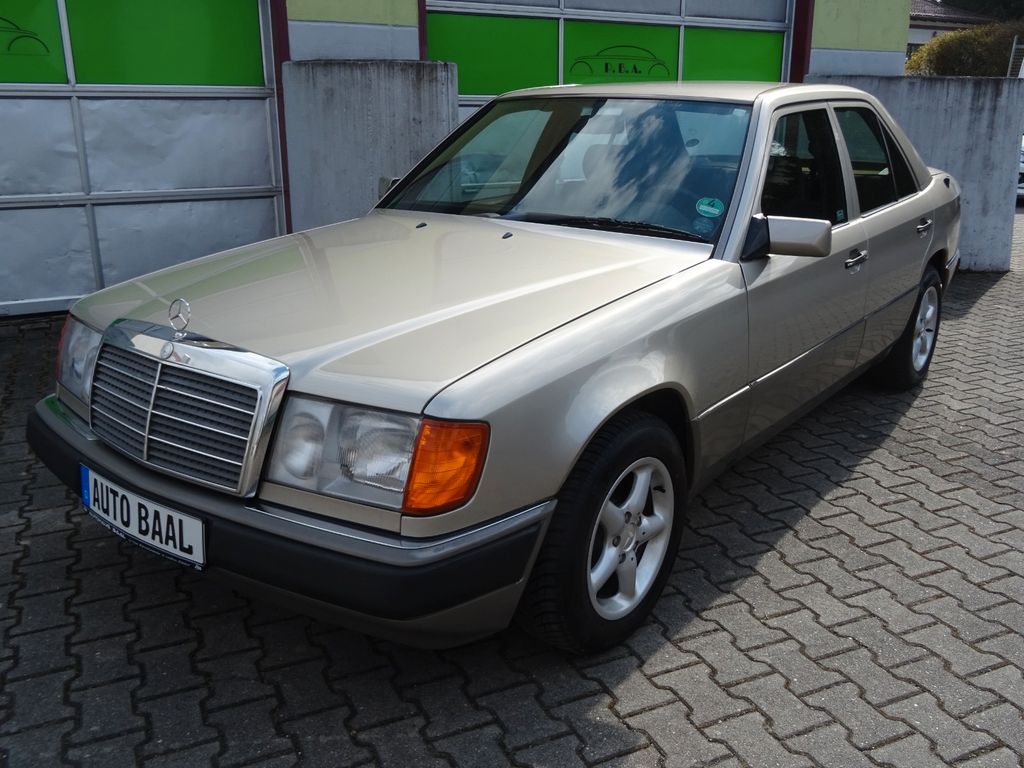 Bild des Angebotes Mercedes-Benz E 230 Automatik H-Zulassung