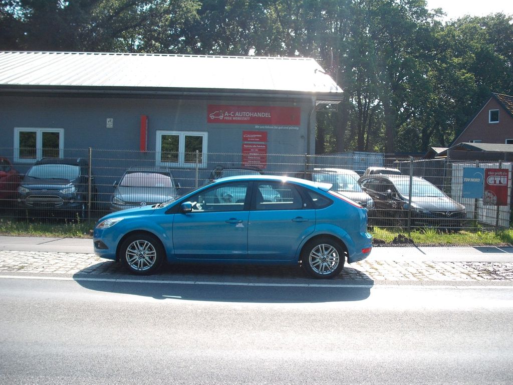 Bild des Angebotes Ford Focus 1.6 Ghia