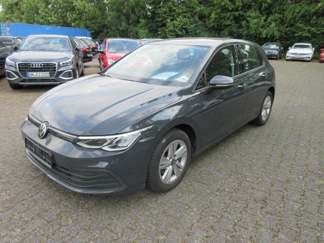 Bild des Angebotes Volkswagen Golf Life 1.0 eTSI DSG NAVI LED ACC ALU APS SITZ