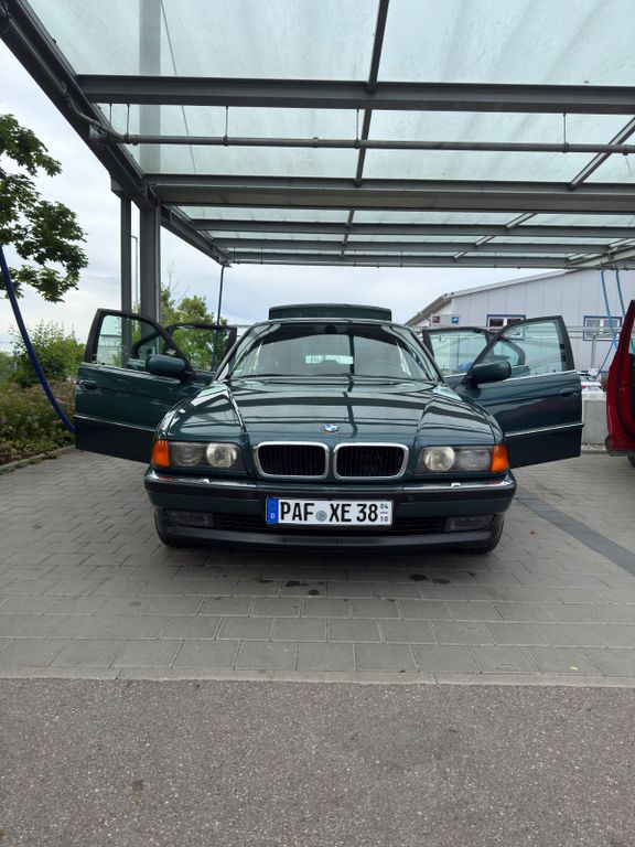 Bild des Angebotes BMW E38 740i