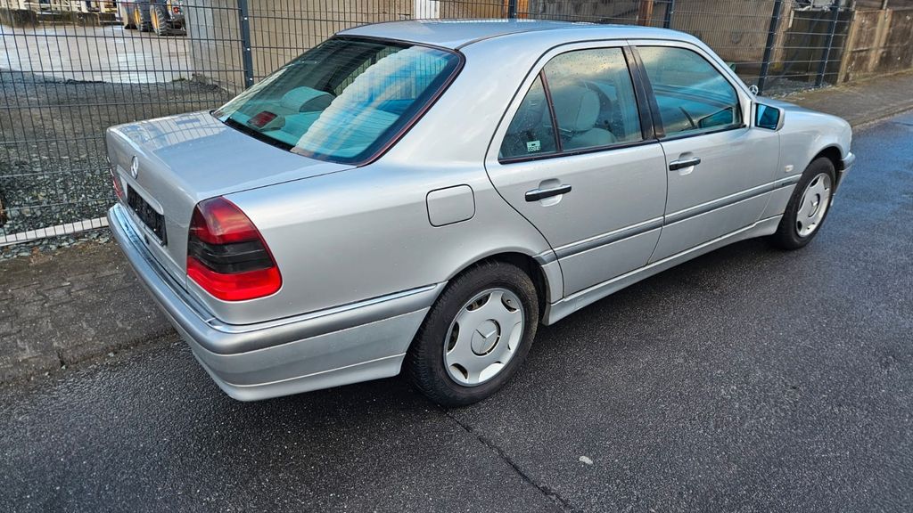 Bild des Angebotes Mercedes-Benz 240 C, Scheckheft, Klima, top gepflegt