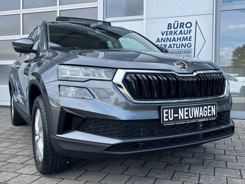 Skoda Karoq 1.5 TSI DSG Selection PANO KAM AHK 5J GAR