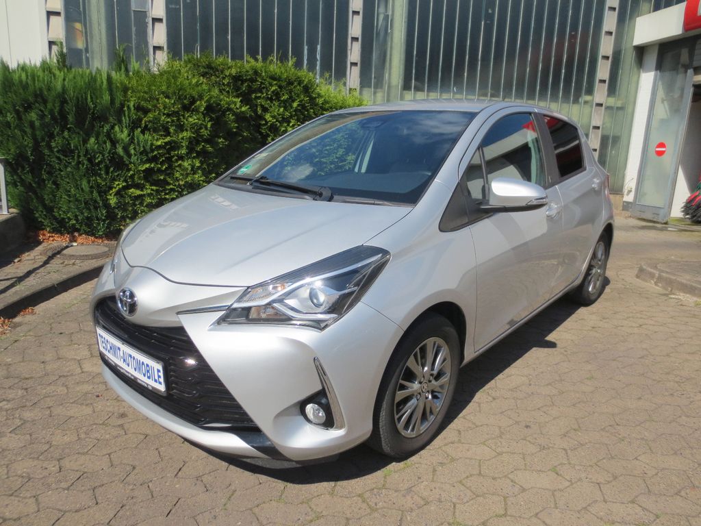 Bild des Angebotes Toyota Yaris 1,5 Team D Klima/Sitzheiz/Kamera/Bluetooth