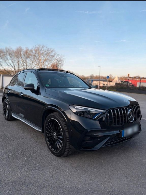 Bild des Angebotes Mercedes-Benz GLC 200 4MATIC Autom Pano 360Kamera AMG Garantie