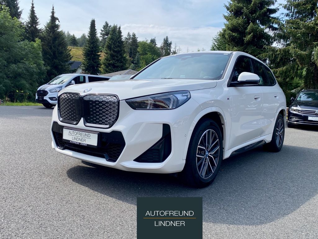Bild des Angebotes BMW iX1 30 xDrive M Sport Shadow-line +