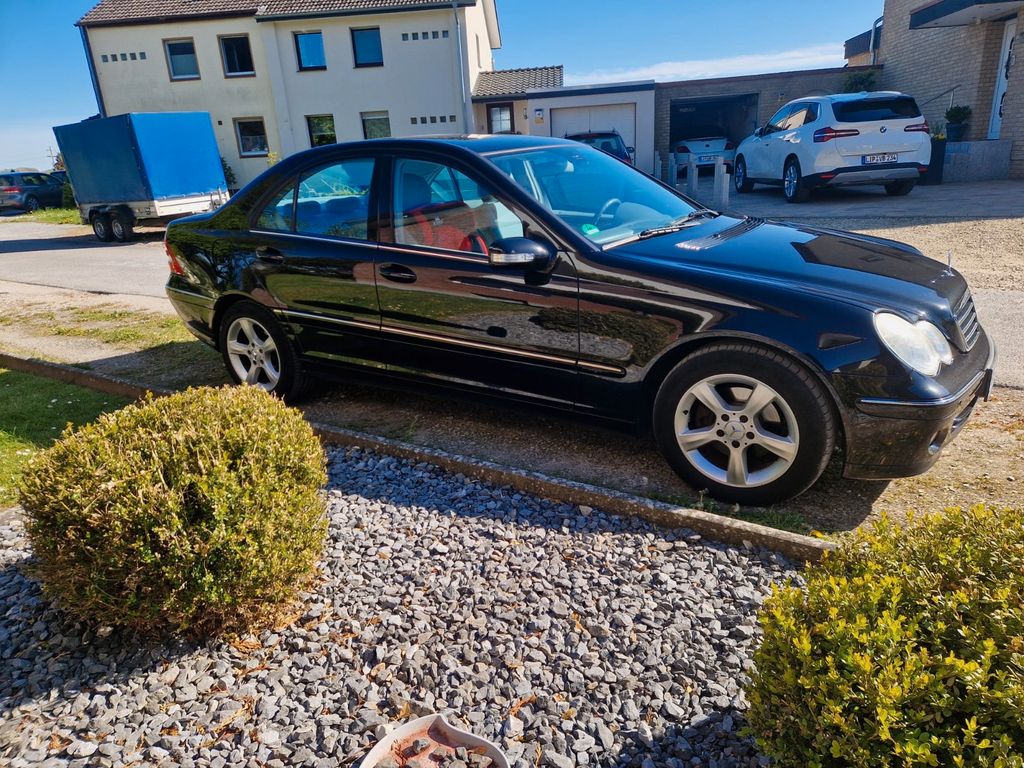 Bild des Angebotes Mercedes-Benz  W203 220 CDI