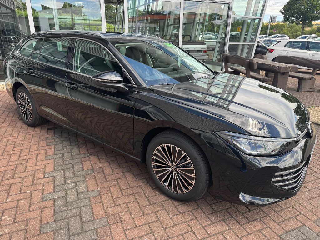 Volkswagen Passat Variant 1.5 eTSI Elegance Matrix+AHK+HuD+