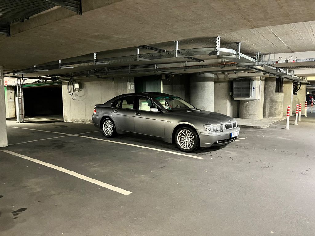 BMW 760i A -