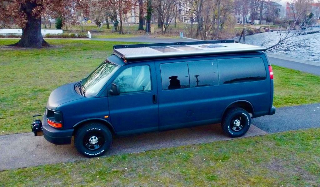 Bild des Angebotes Chevrolet Express 4x4  permanent, Dachträger, Raptor
