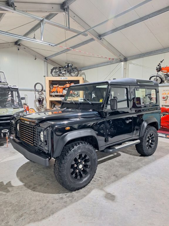 Bild des Angebotes Land Rover Defender 90 Td5 Station Wagon E E