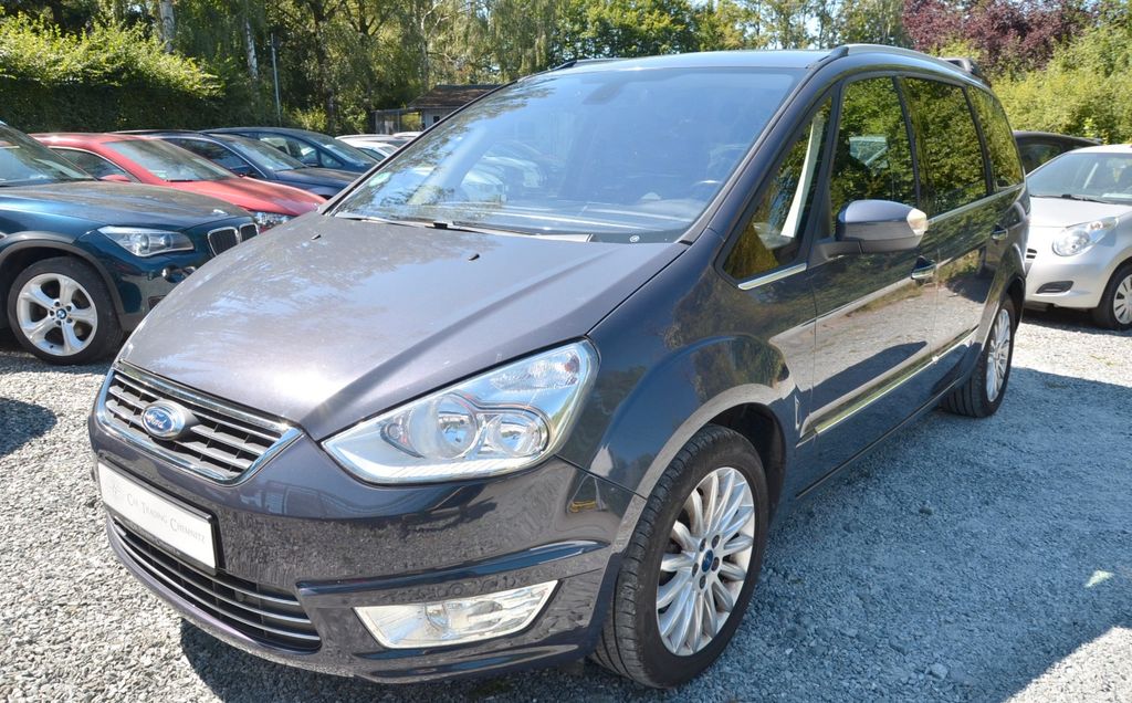 Ford Galaxy Titanium 7 Sitze Navi AHK Klimaautomatik