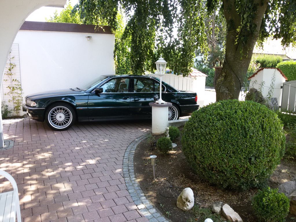 Bild des Angebotes BMW gepflegter 750i  Oxford-grün/Voll-LederBeige