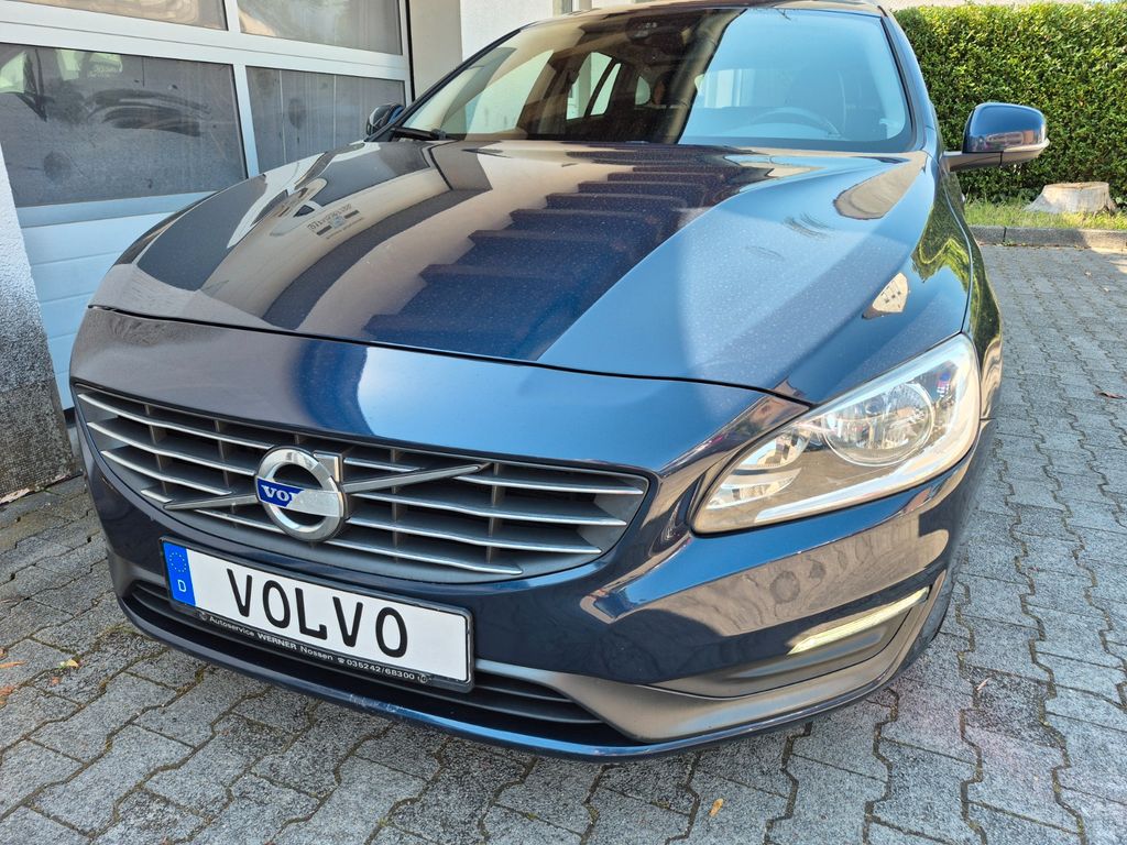 Bild des Angebotes Volvo V60 D4 Momentum TÜV NEU