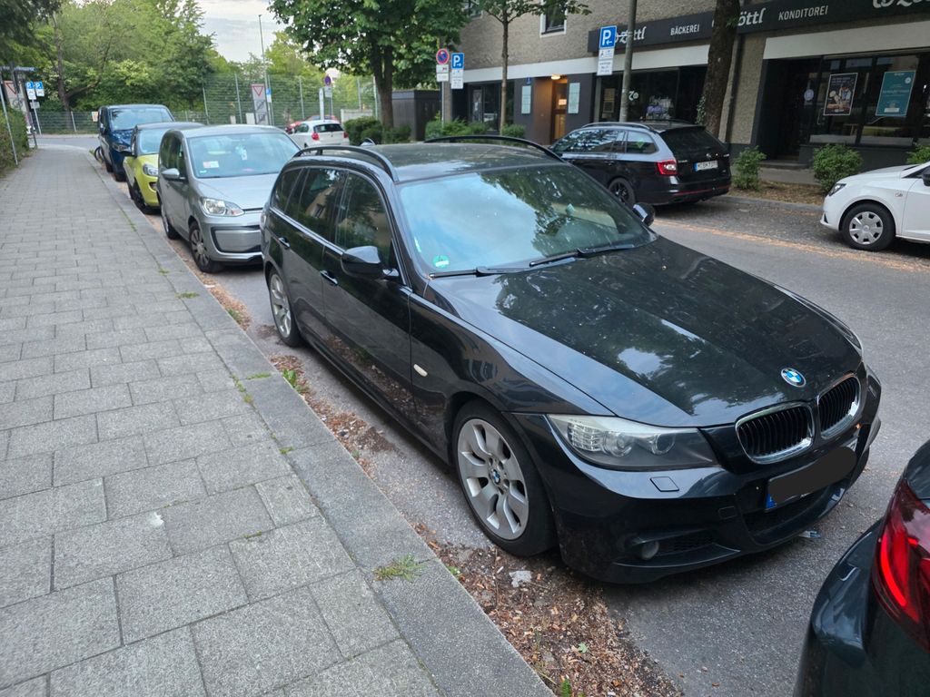 Bild des Angebotes BMW 330i Touring - M-Paket