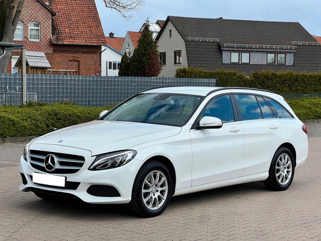 Bild des Angebotes Mercedes-Benz C 220 CDI/LED/AHK/TÜV 2028/AMG