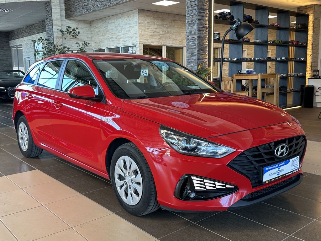 Bild des Angebotes Hyundai i30 Pure Tempomat 1.Hand Klima LED DAB+