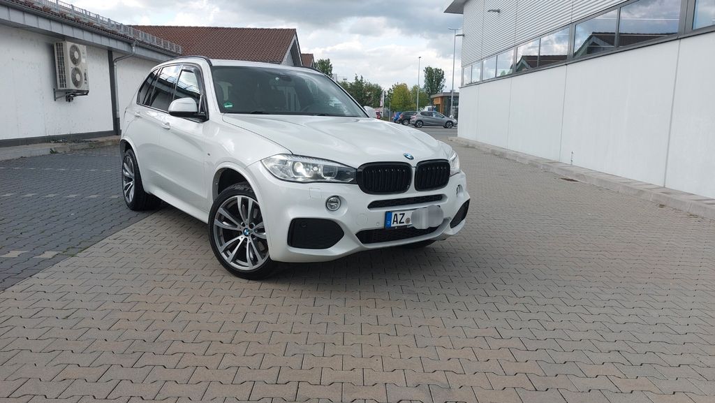 Bild des Angebotes BMW X5 xDrive30d M-Sportpaket 7 Sitzer