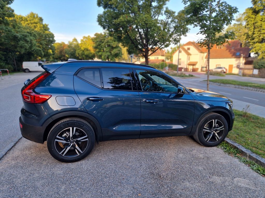 Bild des Angebotes Volvo XC40 B4 Plus Dark DCT Plus Dark