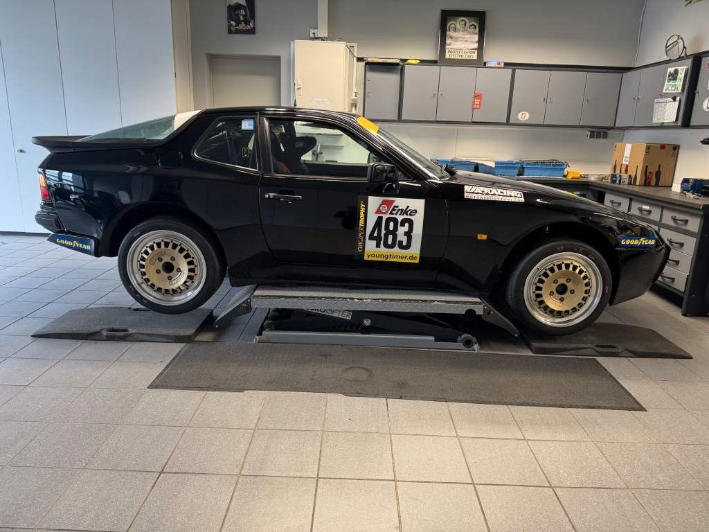 Bild des Angebotes Porsche 944 Tubo mit DMSB-Wagenpass+Straßenzulassung