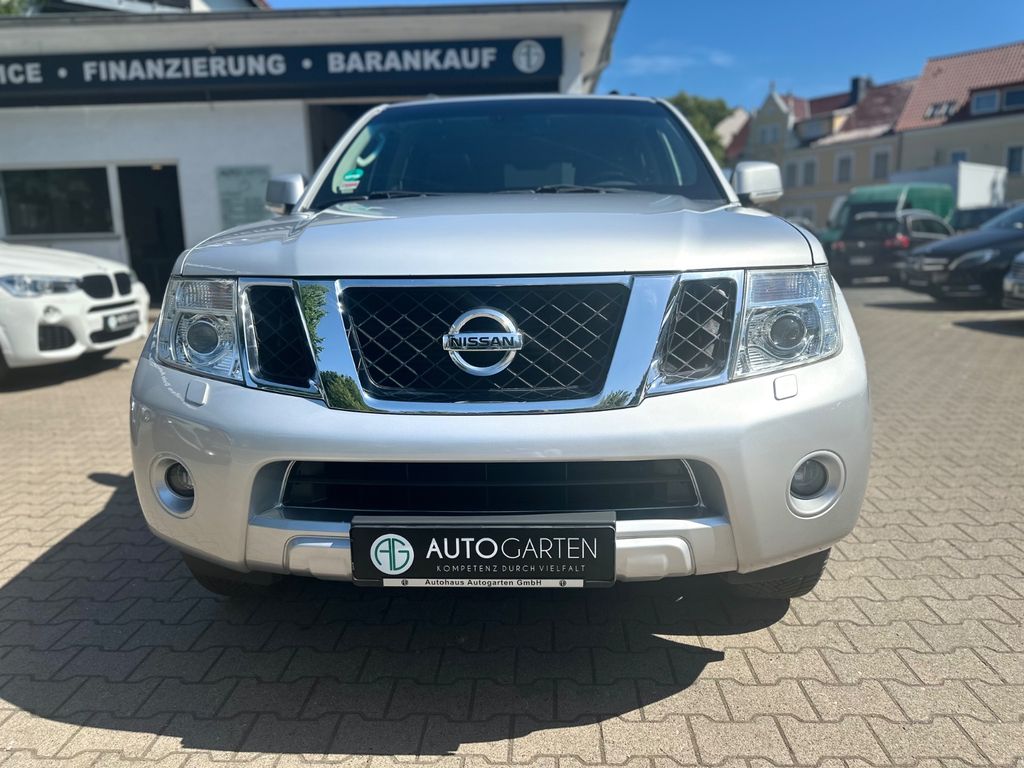Nissan Pathfinder 2.5 dCi LE/7 Sitze