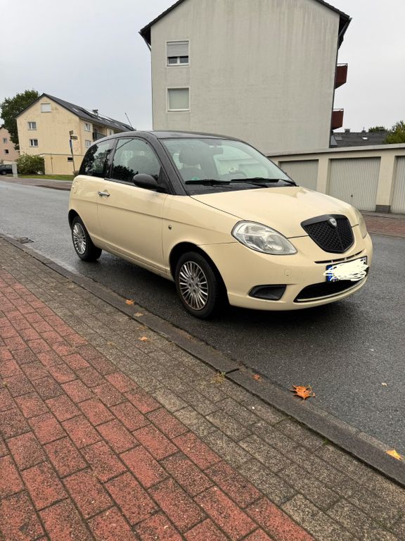 Bild des Angebotes Lancia Ypsilon TÜV 5/2027 1.2 8v