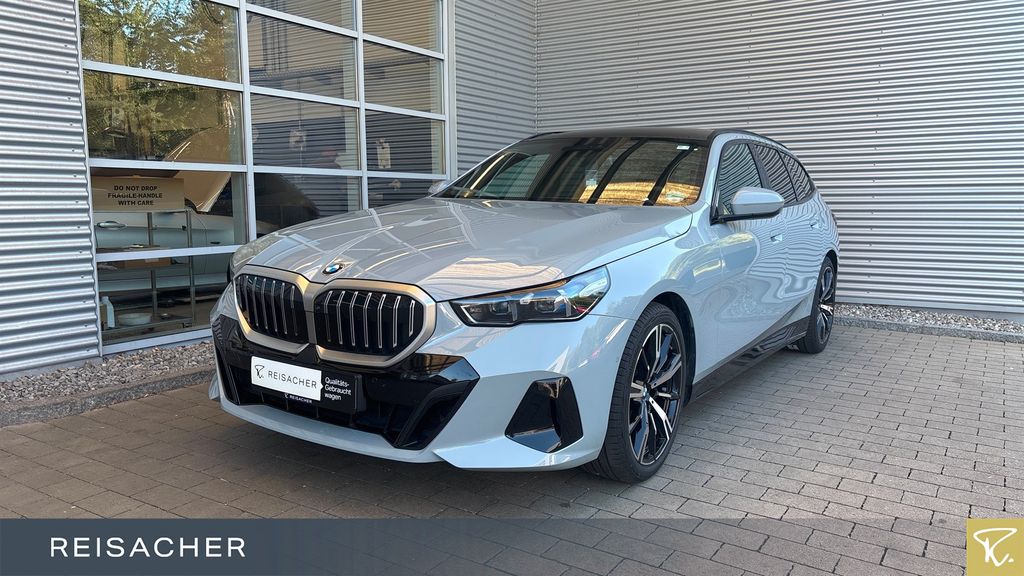 Bild des Angebotes BMW 520i A Tou M-Sport,Pano,AHK,Stdhzg,DAProf,PAProf