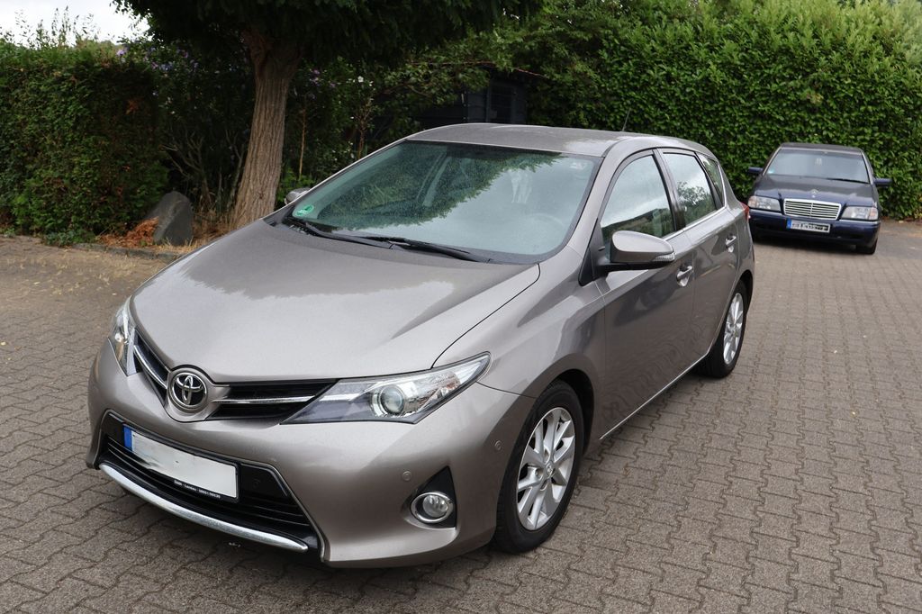 Bild des Angebotes Toyota Auris 2.0 D-4D Start Edition | Navi