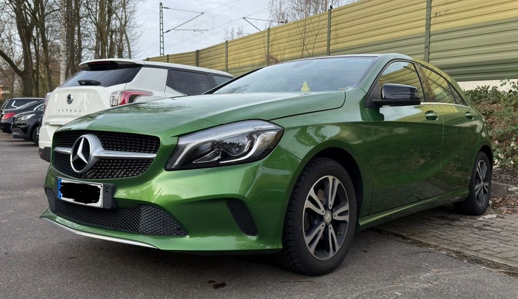 Bild des Angebotes Mercedes-Benz A 180 Optik/Ausstattung Urban + Night Paket
