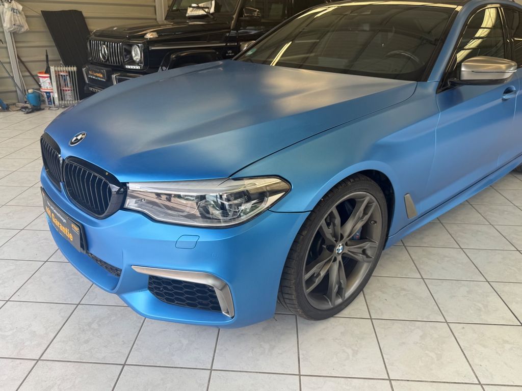 Bild des Angebotes BMW M550i M-Paket xDrive HeadUp Soft-Close Schiebed.