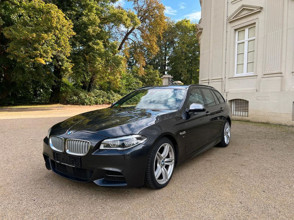 Bild des Angebotes BMW M550d xDrive Touring Head-Up/Pano/Harman-Kardon