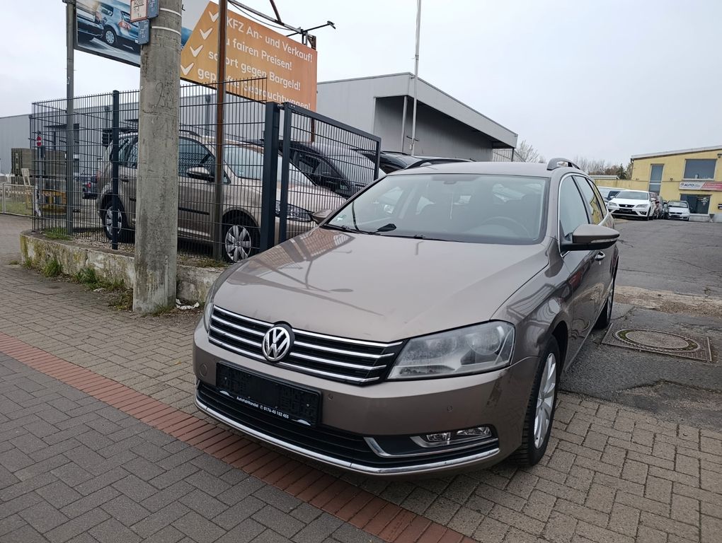 Bild des Angebotes Volkswagen Passat Variant Comfortline*NAVI*DSG*SITZH*PDC*