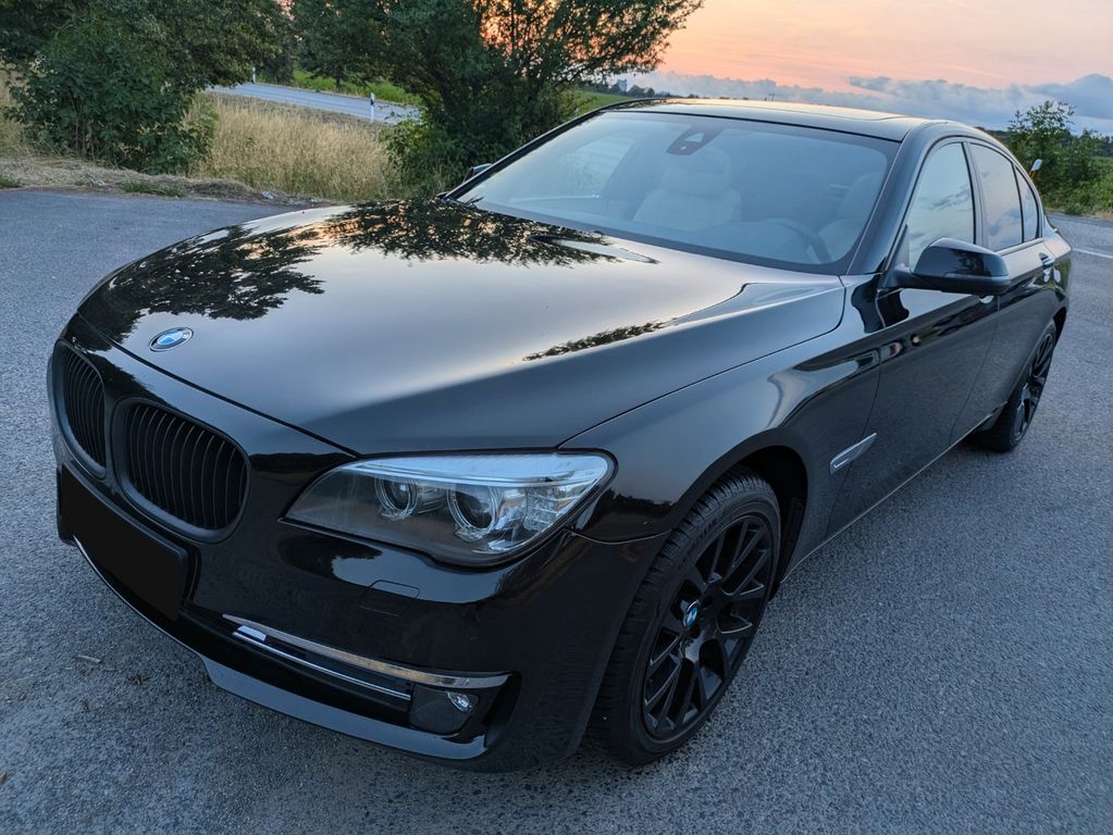 Bild des Angebotes BMW 750i Individual Standheizung Softclose Fond-TV