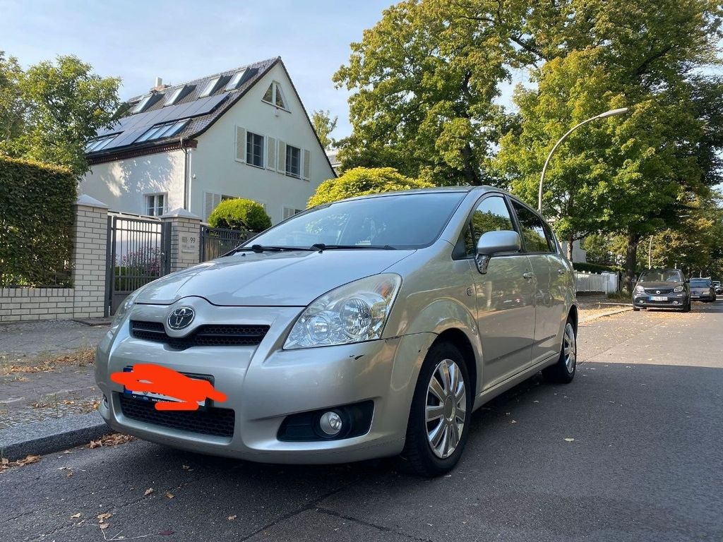 Bild des Angebotes Toyota Corolla Verso 2.2 D4D 7 SITZER