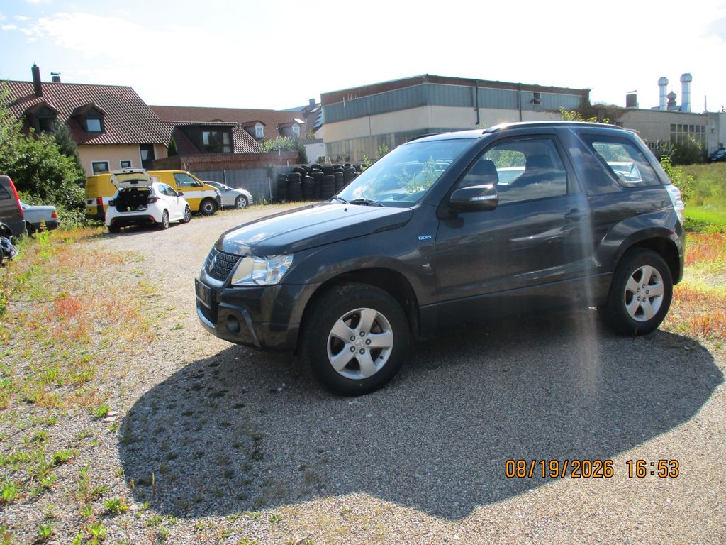 Bild des Angebotes Suzuki Grand Vitara 1.9 DDIS Black and White
