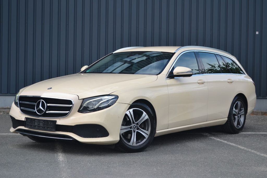 Bild des Angebotes Mercedes-Benz E 220 d Avantgarde Navi LED Kamera TÜV 01/2028
