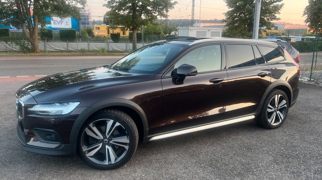 Bild des Angebotes Volvo V60 Cross Country AWD,PANORAMIC,LUXURY