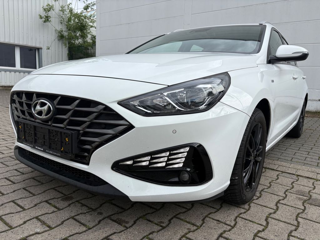 Bild des Angebotes Hyundai i30 cw Mild-Hybrid/ Automatik/ 1 Hand/Scheckheft