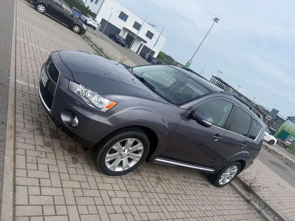 Mitsubishi Outlander 2.2 DI-D+ MIVEC Intense 4WD Intense