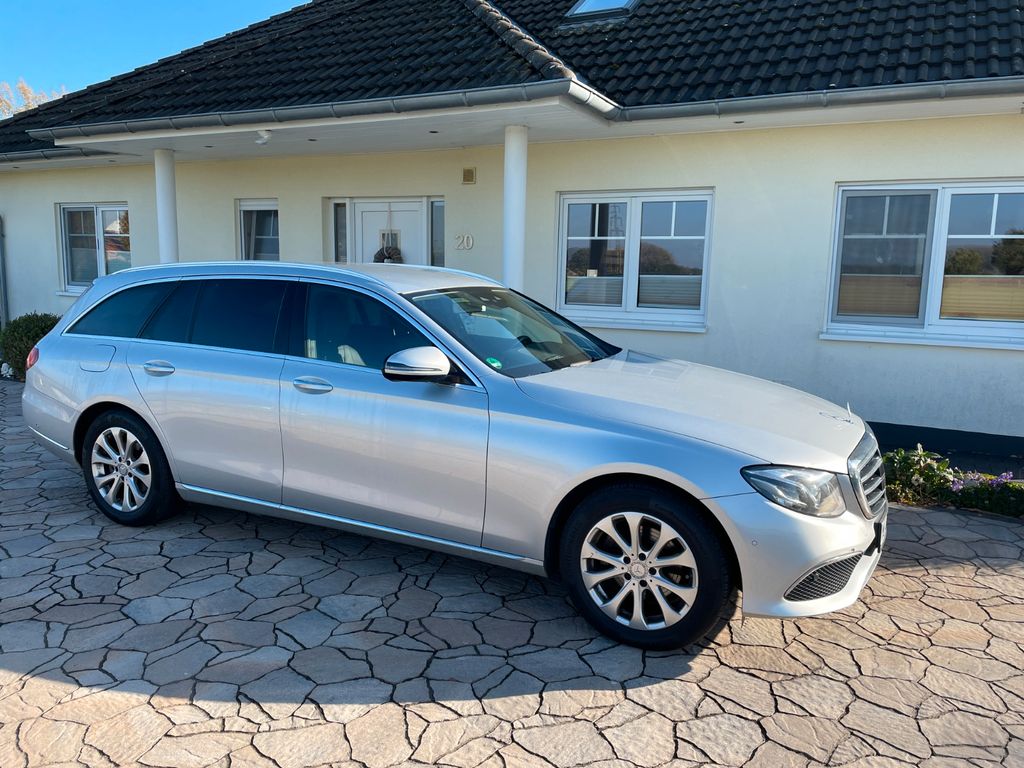 Bild des Angebotes Mercedes-Benz E 220d T EXCLUSIVE Autom. EXCLUSIVE