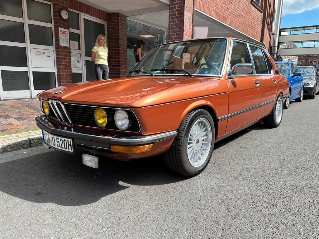 Bild des Angebotes BMW 518i E12 - neu aufgebaut