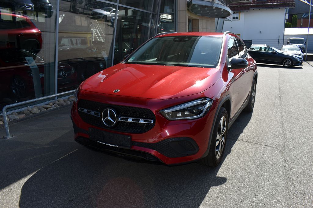 Bild des Angebotes Mercedes-Benz GLA220d 4M *Designo*Kamera*Night-Paket*LED*