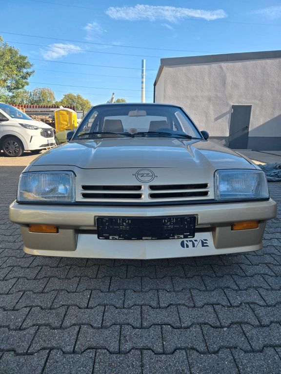 Opel Manta GT/E - gepflegter Oldtimer