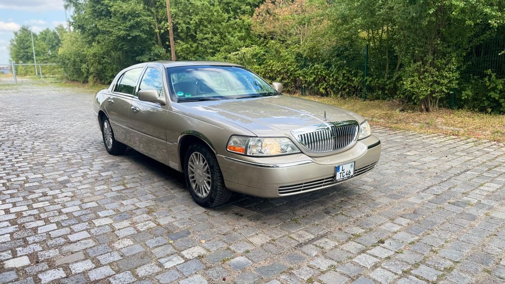 Bild des Angebotes Lincoln Town Car V8 Designer Sofa Couch