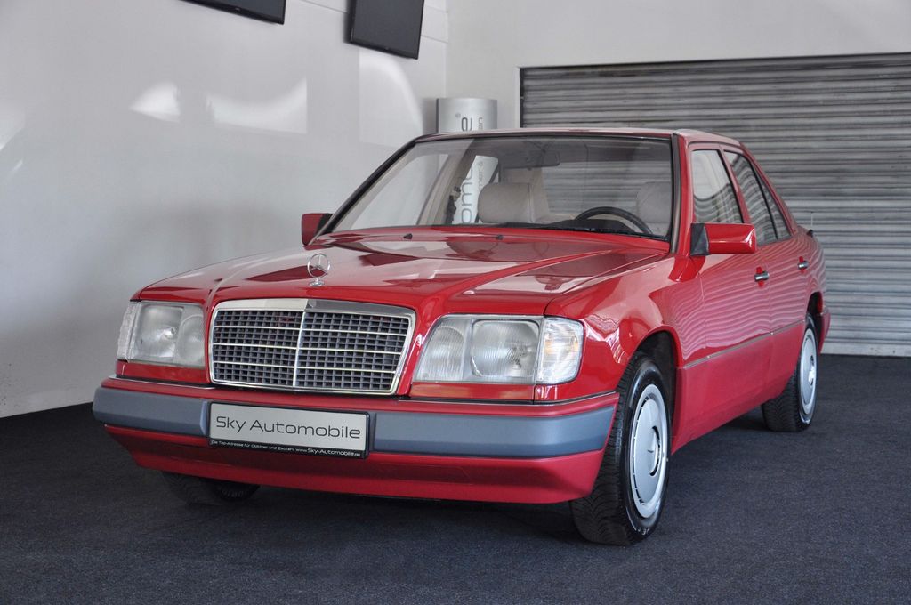 Bild des Angebotes Mercedes-Benz 200 Diesel (W124) ! 135.673 km ! Imperialrot !