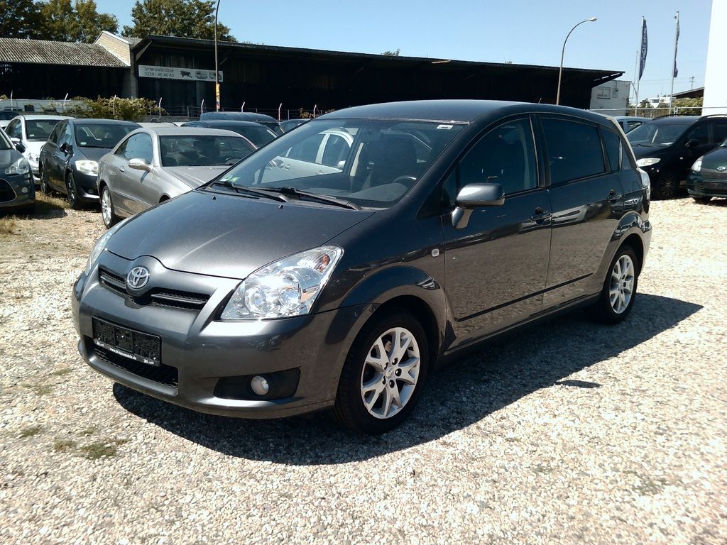 Bild des Angebotes Toyota Corolla Verso 1.8 Team  PDC 7 SITZER 1 HAND TÜV