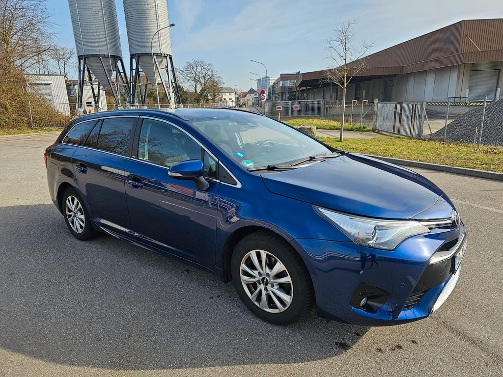 Bild des Angebotes Toyota Avensis 1,8-l-Valvem. Edition S+ T. Sports E...