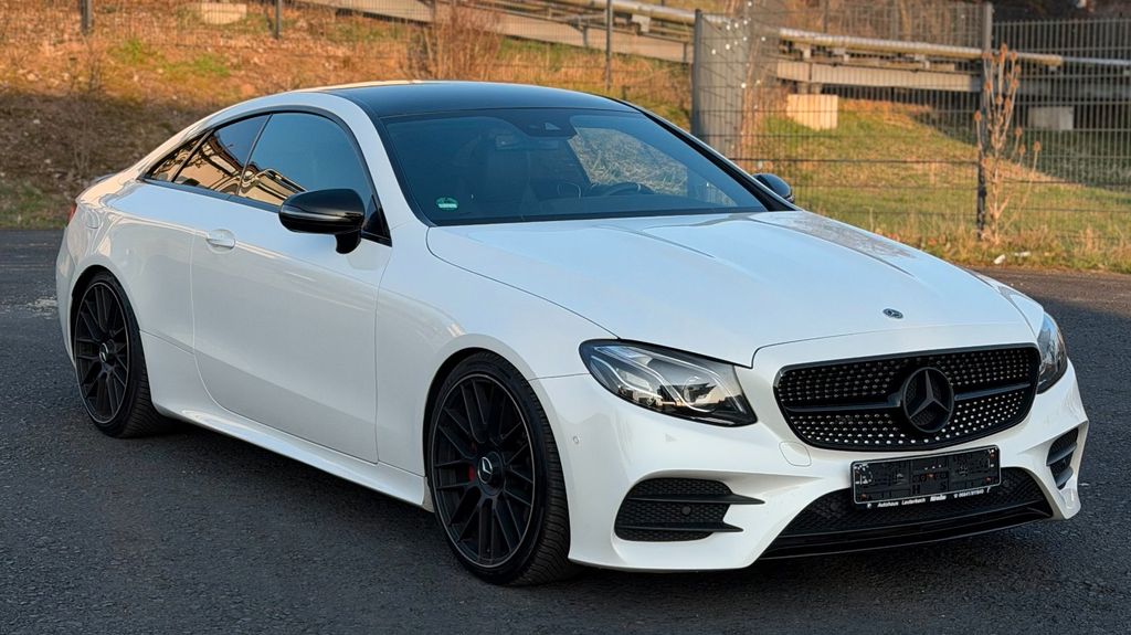 Bild des Angebotes Mercedes-Benz E 350 d Coupe AMG Paket 4Matic Widescreen 20Zoll