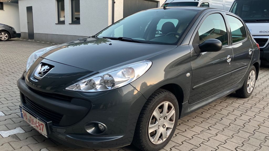 Peugeot 206 1.1 benz / Klima / Euro5 / nur 17813 km