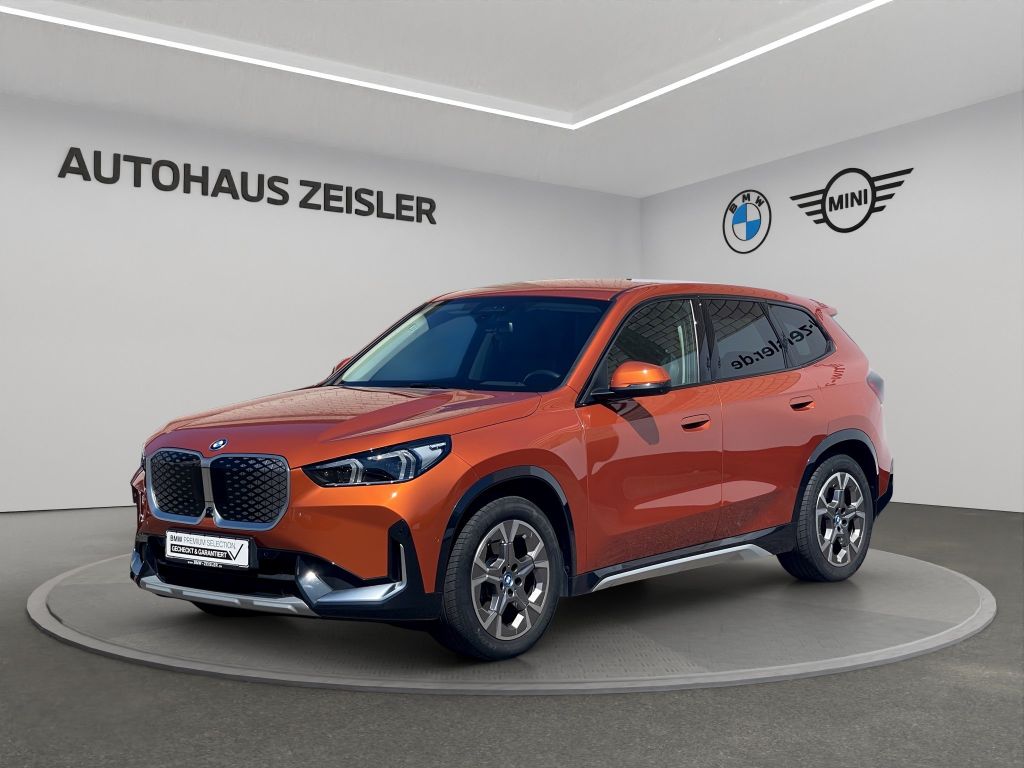 Bild des Angebotes BMW iX1 xDrive30 °xLine° AHK 360°Kamera Head-Up