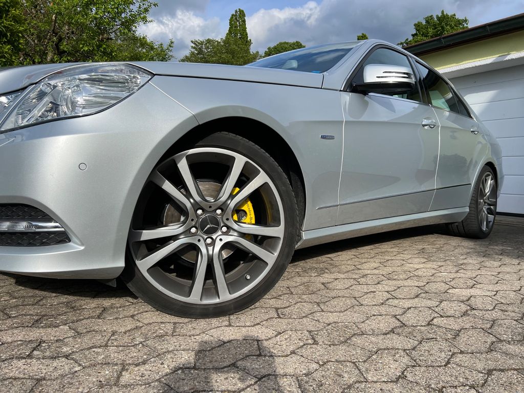 Bild des Angebotes Mercedes-Benz E 200 BlueEFFICIENCY AVANTGARDE Sportpaket 19zol